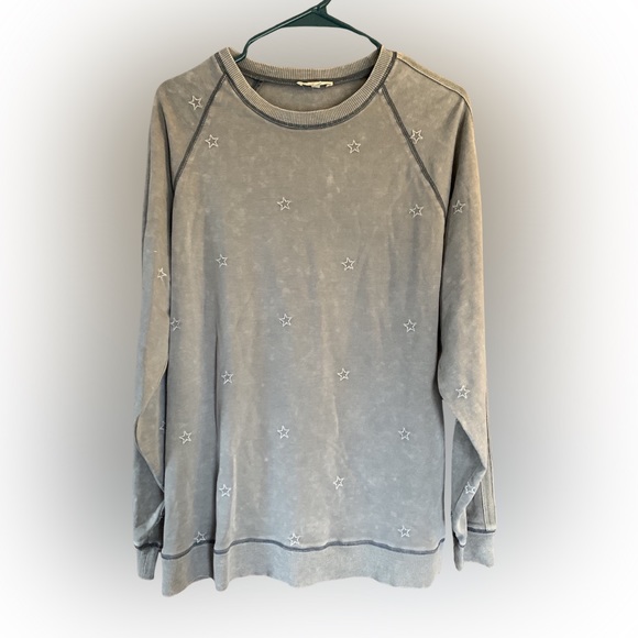 easel Sweaters - NWOT Easel Grey Embroidered Star Sweatshirt M